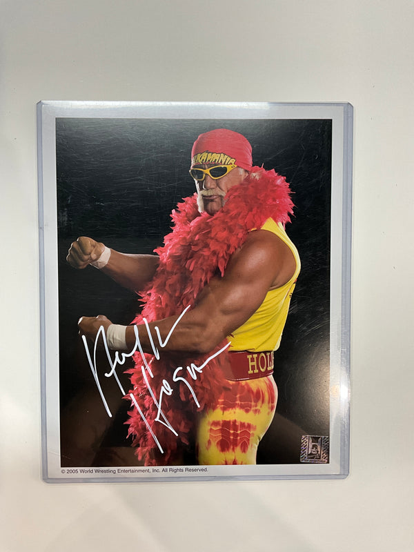 2005 WWE Original Hulk Hogan Side Flex Autographed 8x10 Photo