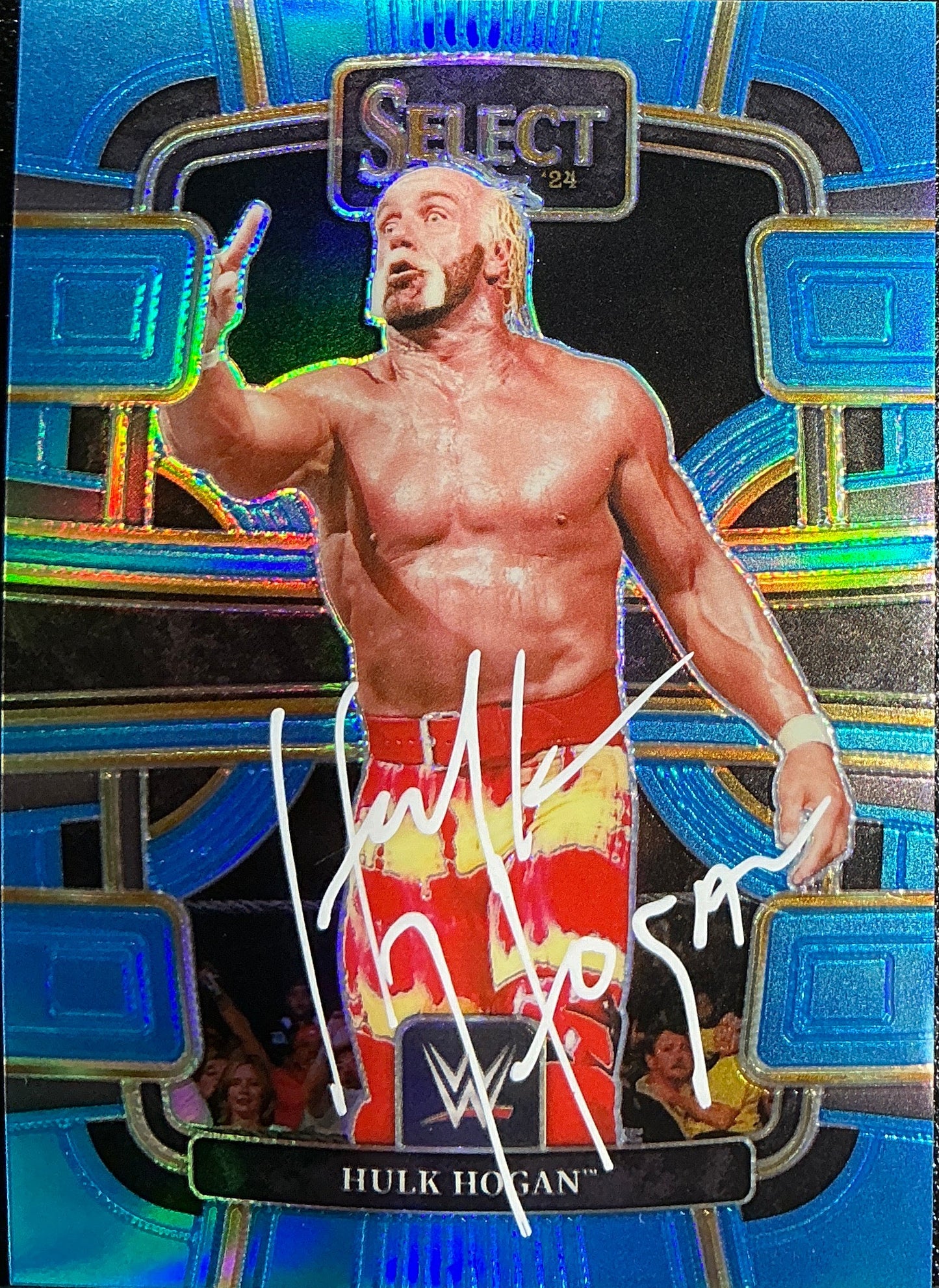 Select Panini Signed Hulk Hogan #81 Trading Card 235/249
