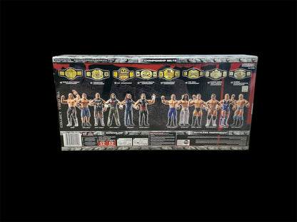 Hulk Hogan Signed WWE Classic Superstars Figure & Belt