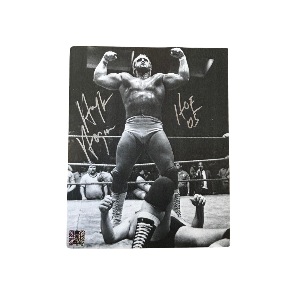 Black & White Hogan Flex Autographed 8x10